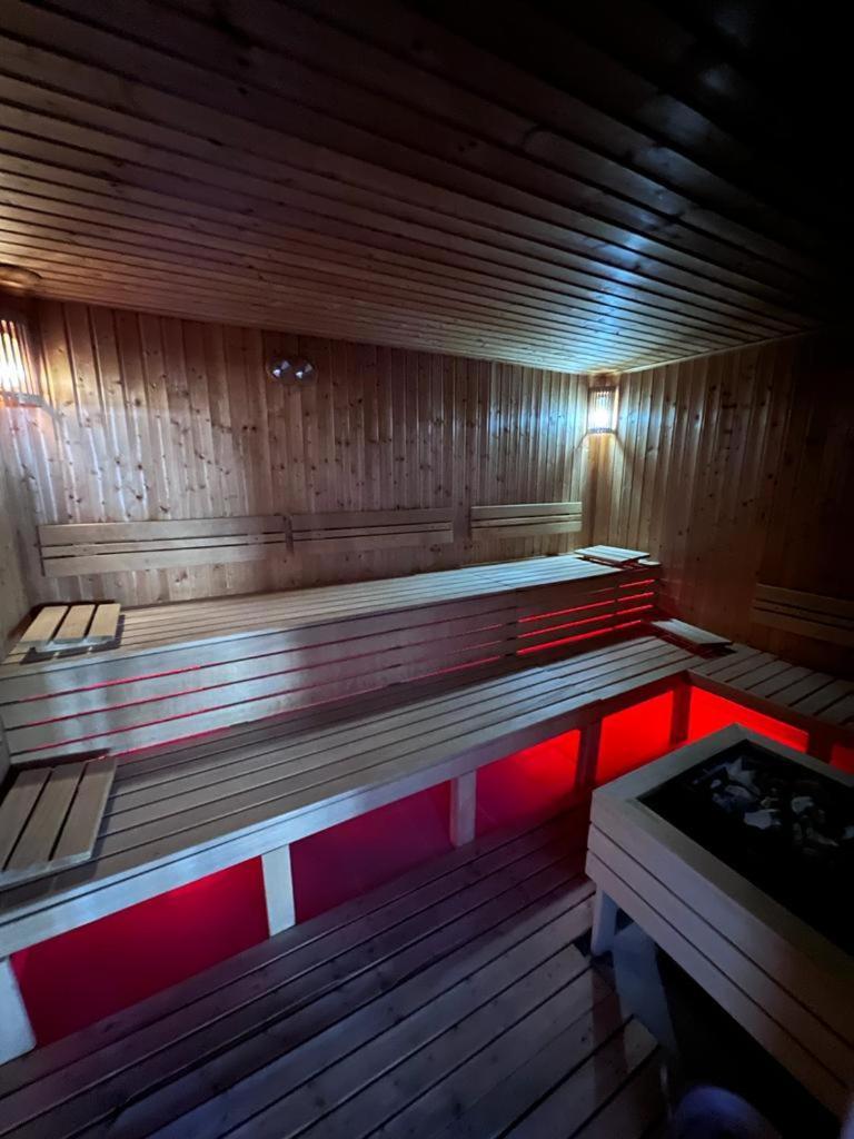 "Poseidon" Centar Aparthotel Stari Banovci Buitenkant foto