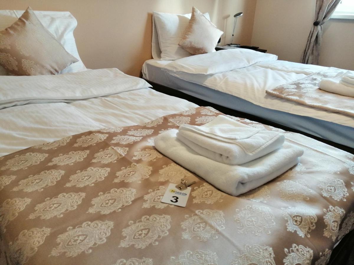 "Poseidon" Centar Aparthotel Stari Banovci Buitenkant foto